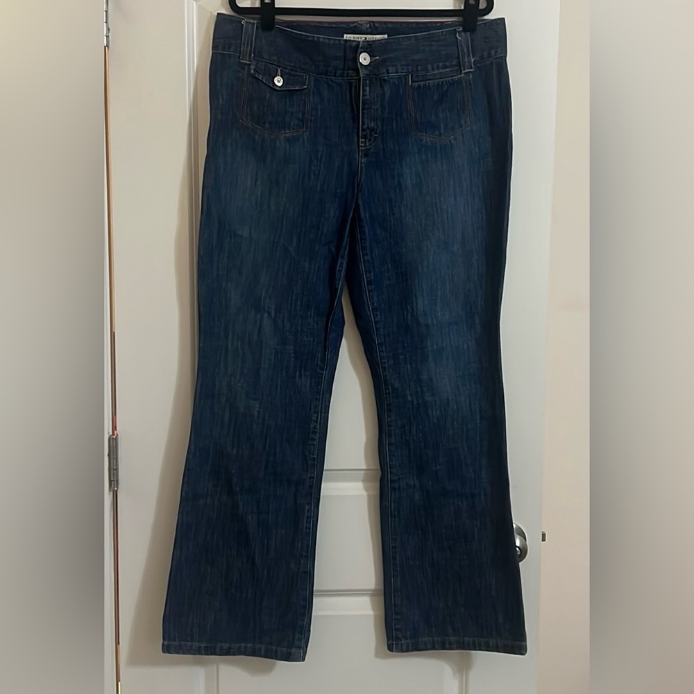 Tommy Hilfiger women’s size 16 dark wash jeans